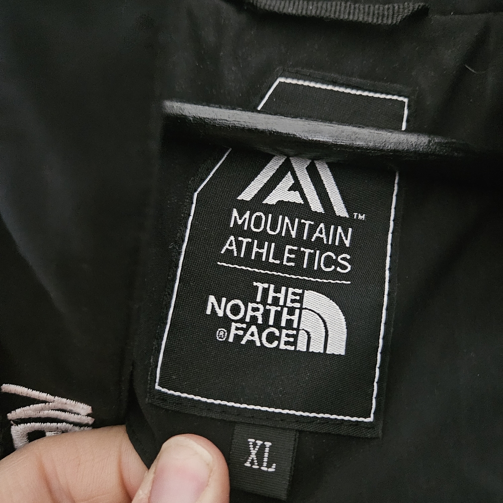 The North Face Black Long Puffer Coat with Hood - Picture 4 of 7